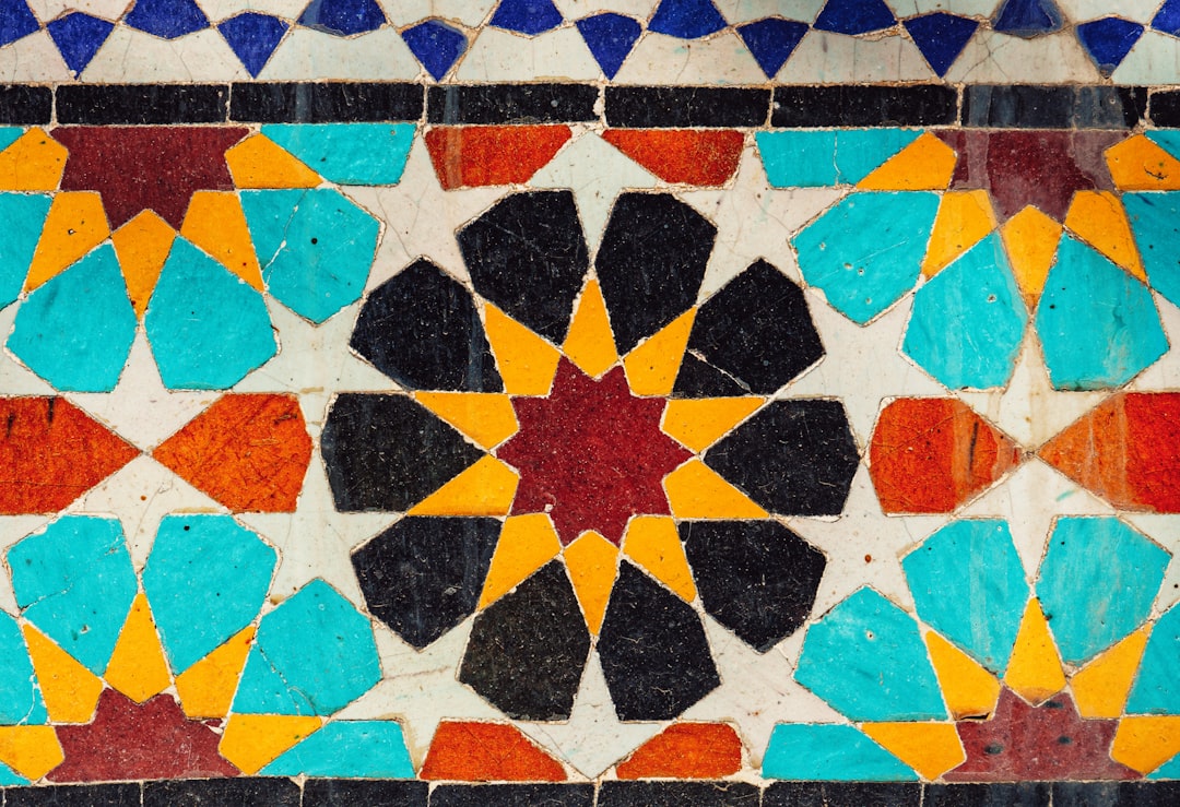 Iran, jour 10 : Mojtaba Khamenei nommé Guide suprême alors que Téhéran brûle